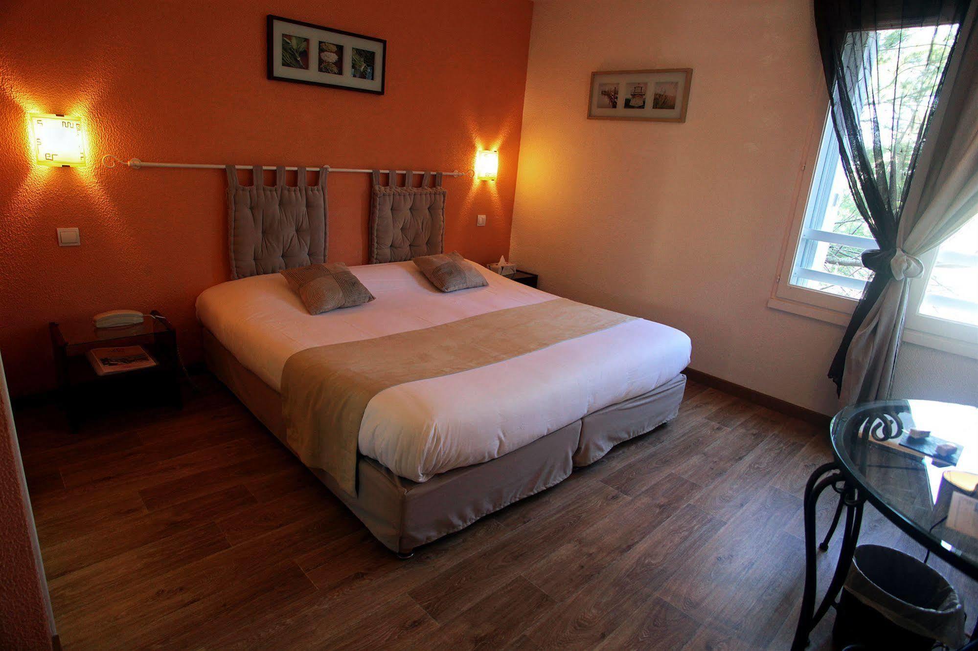 Hotel Les Grenadines Agde Exterior foto